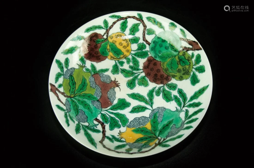 MID-QING DYNASTY TRI-COLOURED PLATE