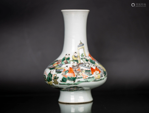 MID TO LATE QING FAMILLE ROSE VASE
