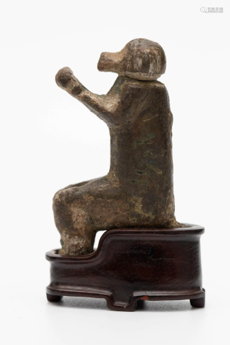 WARRING STATES PERIOD FIGURE ORNAMENT