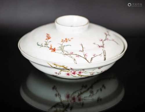 QING DYNASTY FAMILLE ROSE PLATE WITH MARK