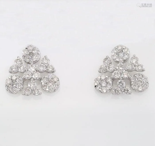 IGI Certified 18 K / 750 White Gold Diamond Earrings