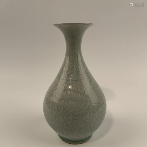 Chinese Clear Glaze Flower Vase