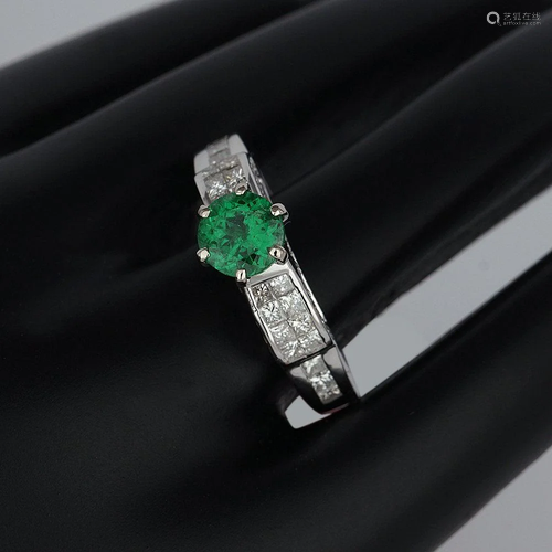 14 K / 585 White Gold Tsavorite Garnet & Diamond Ring