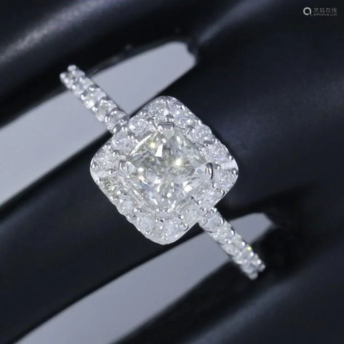 14 K / 585 White Gold Designer Solitaire Diamond Ring