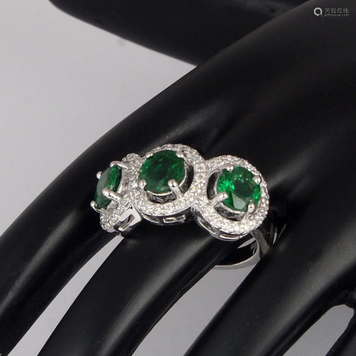 14 K / 585 White Gold Tsavorite & Diamond Ring