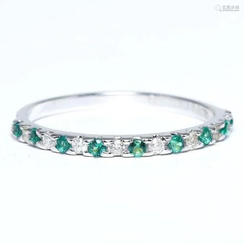 14 K / 585 White Gold Diamond and Emerald Band Ring Set