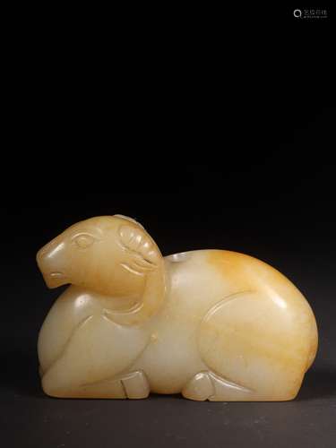 A HETIAN JADE RUM SHAPED ORNAMENT 