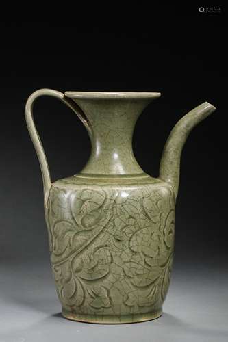 A YAOZHOU KILN CARVED FLOWER PATTERN EWER 