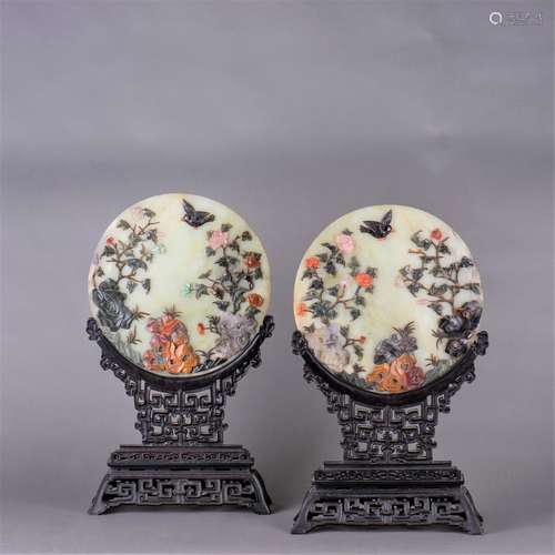 A PAIR OF CHINESE JADE CIRCULAR TABLE SCREENS