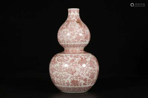 A UNDER-GLAZED RED FLOWER PATTERN DOUBLE-GOURD VASE