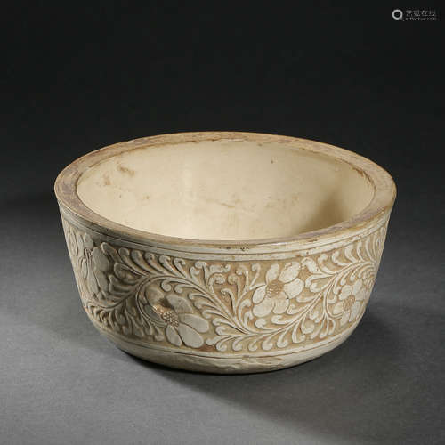 A CIZHOU KILN FLOWER PATTERN BOWL 