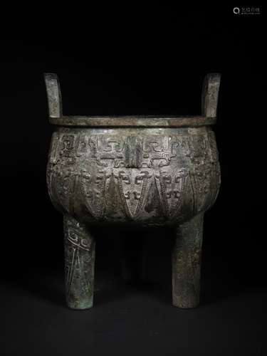 A BRONZE BEAST PATTERN VESSEL, DING 