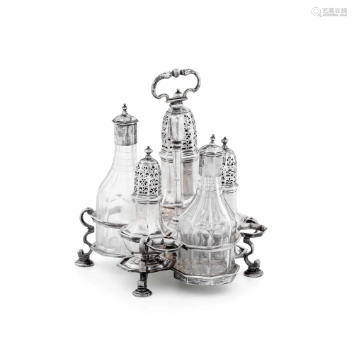 Cruet Argento fuso, sbalzato, traforato e cesellato,