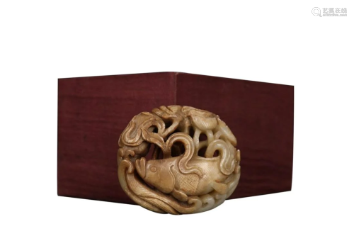 HETIAN JADE 'FISH' ORNAMENT