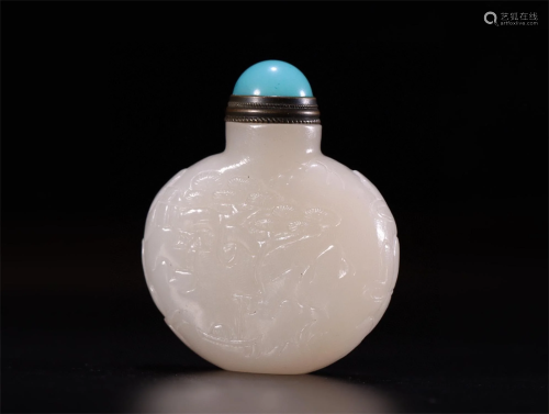 A Chinese Carved Jade Snuff Bottle