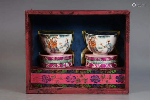 A Pair of Chinese Famille-Rose Porcelain Cups