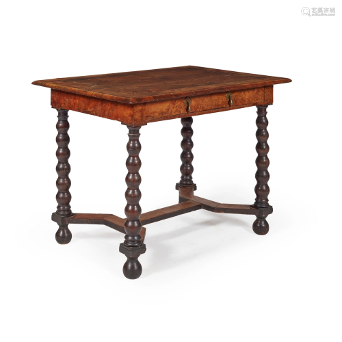 WILLIAM AND MARY WALNUT TABLE 17TH CENTURY