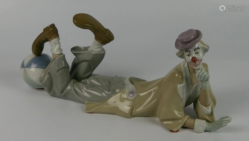 LLADRO PORCELAIN FIGURINE