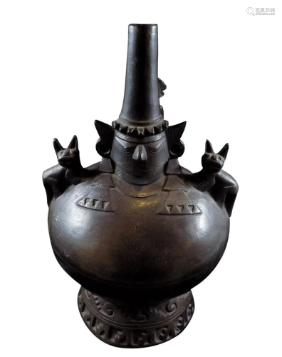 ATTRACTIVE PRE-COLUMBIAN CHIMU LORD CANTEEN