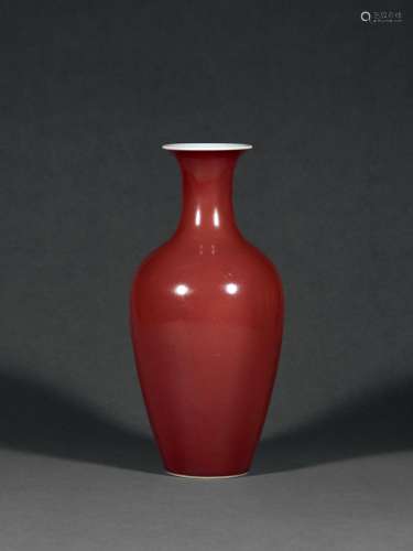 清乾隆 霁红釉观音瓶