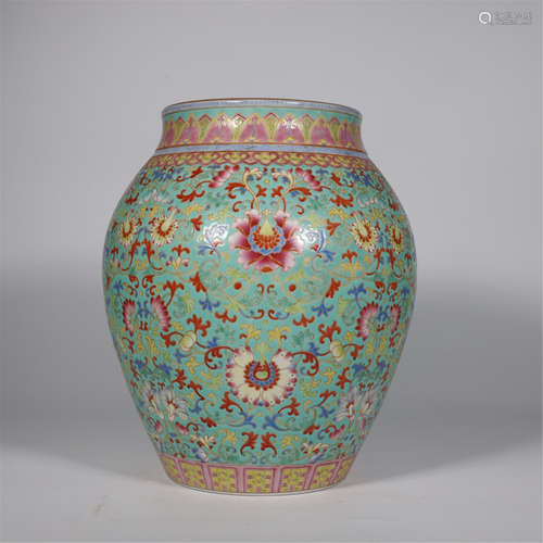 Famille Rose Pot with the Pattern of Wrapped Floral in Qing ...