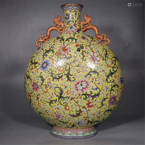 Yellow Bottom Famille Rose Bottle with the Pattern of Wrappe...