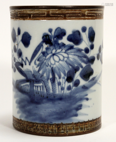 CHINESE HUI STYLE PORCELAIN BRUSH POT H 4.9