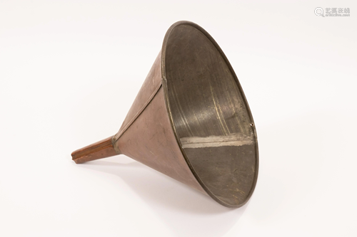 MILITARY COPPER FUNNEL H 11