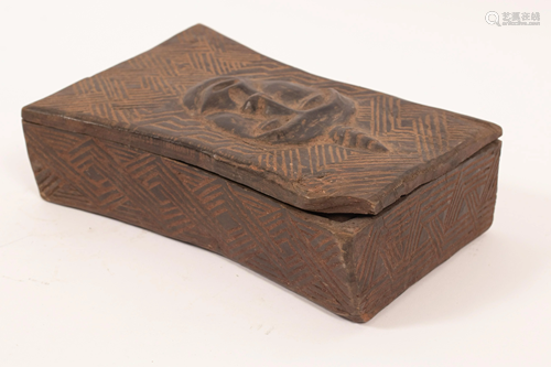 AFRICAN ZULU CARVED WOOD TOBACCO BOX, LOOSE LID, …