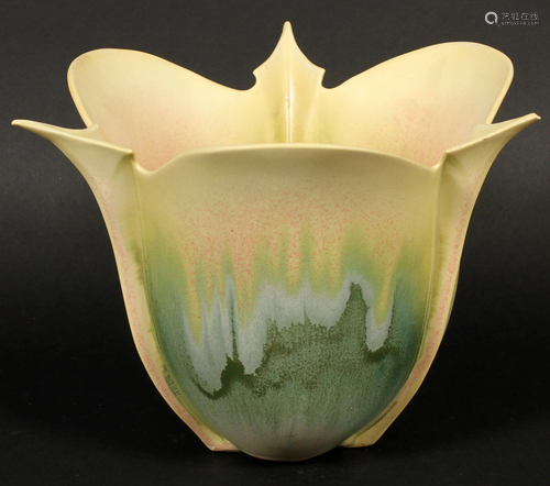 TULIP FORM ART POTTERY BOWL H 7