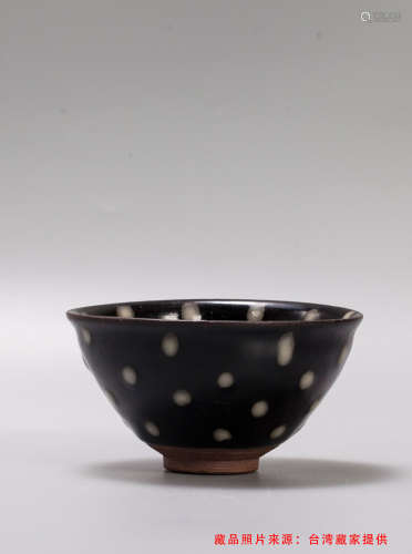 吉州窯珍珠斑黒釉碗