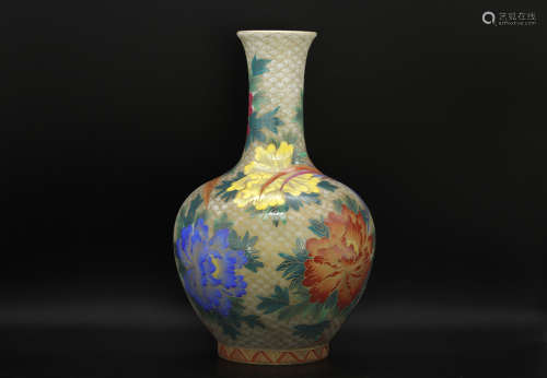 民国 瓷胎画珐琅 花卉纹瓶