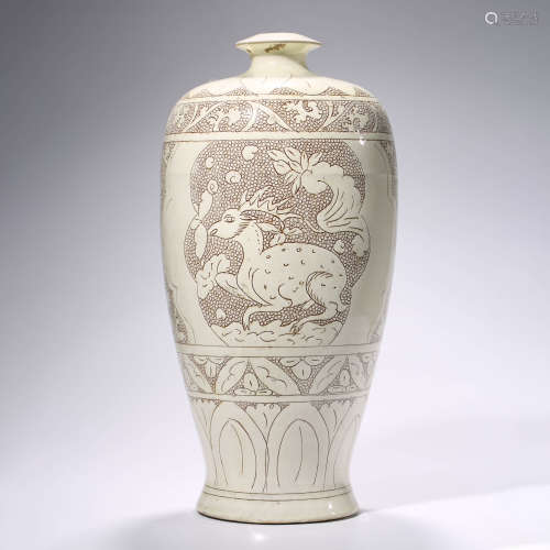 An Incised Cizhou Kiln Beast Meiping Vase