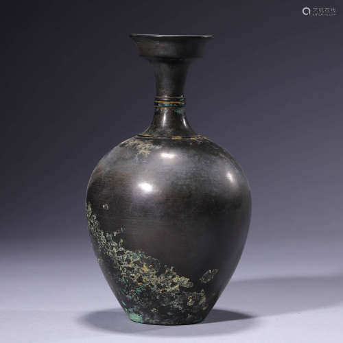 A Bronze Bottle Dish-Top Vase