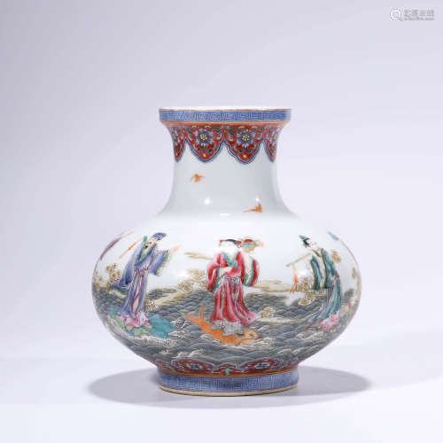 A Famille Rose Eight Immortals Bottle Dish-Top Vase