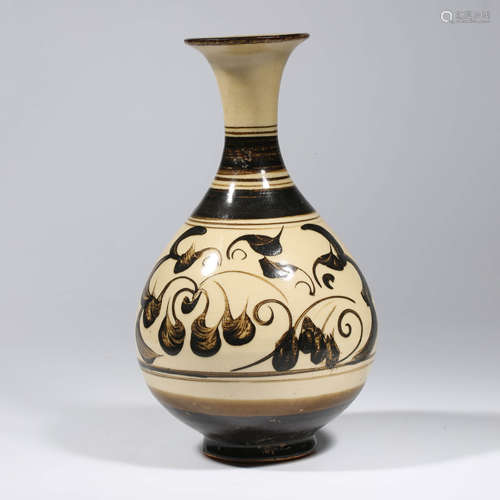 An Incised Cizhou Kiln Pear-Shaped Vase