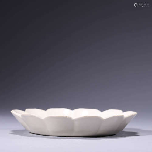 A White-Glazed Incised Foliate-Month Dish