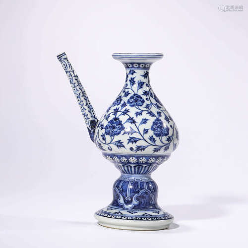 A Blue And White Interlocking Peony Ewer