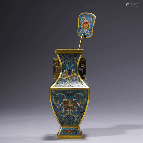 An Enamel Cloisonné Square Vase