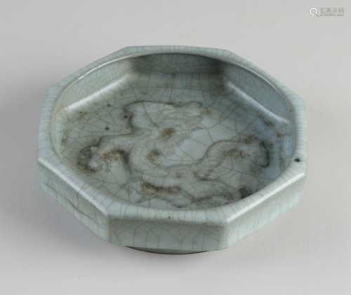 Chinese Song GuanYao style 8 edge washer with dragon decor