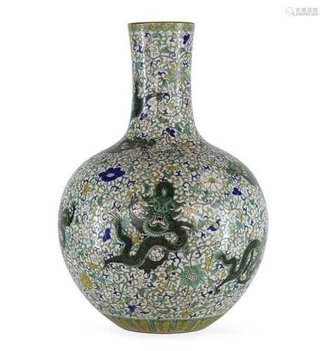 A Chinese Famille Verte Porcelain Globular Vase
