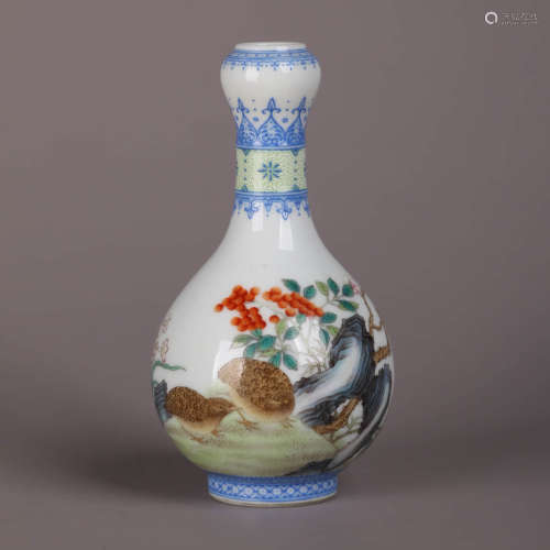 A Wucai Mandarin Ducks Garlic-Head-Shaped Vase
