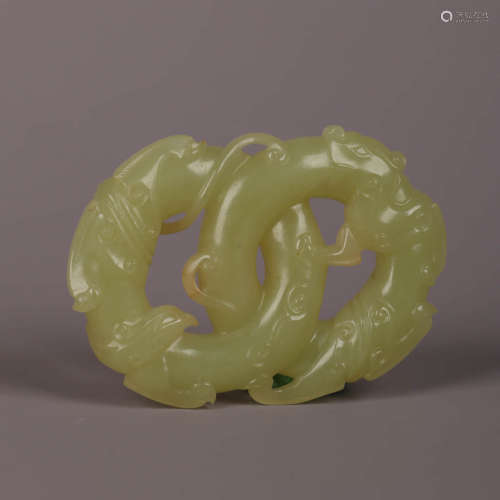 A Yellow Jade Conjoined Dragon-Shaped Buckle