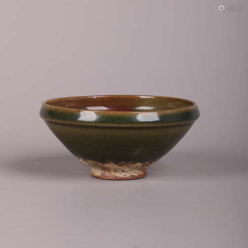 A Green-Glazed Porcelain Bowl