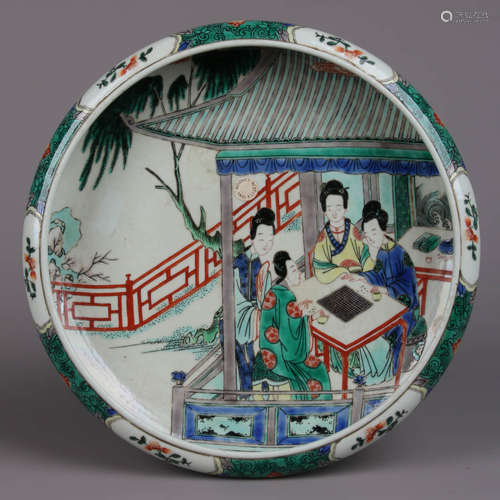 A Green-Enameled Wucai Lady Dish