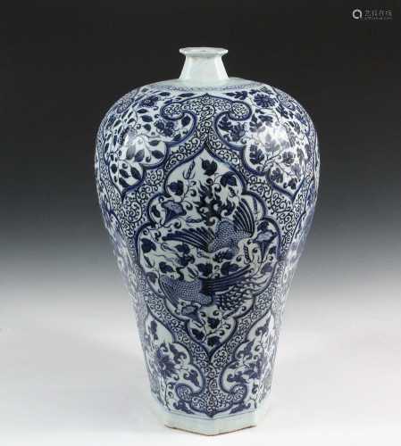 CHINESE PORCELAIN LARGE BOTTLE VASE - Blue and White Faceted...