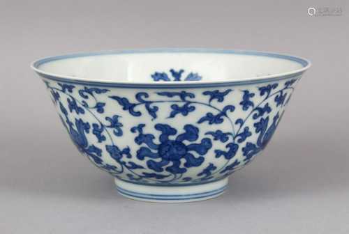CHINESE BLUE & WHITE FLORAL DECORATED PORCELAIN BOWL,