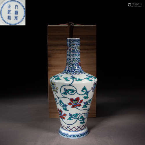 CHINESE QING DYNASTY PORCELAIN COLORFUL BOTTLE