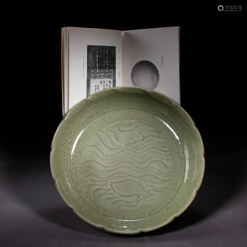CHINESE PORCELAIN LONGQUAN WARE DOUBLE FISH PLATE, SONG DYNA...