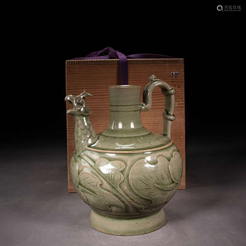 CHINESE YAOZHOU WARE CRESTED POT, SONG DYNASTY